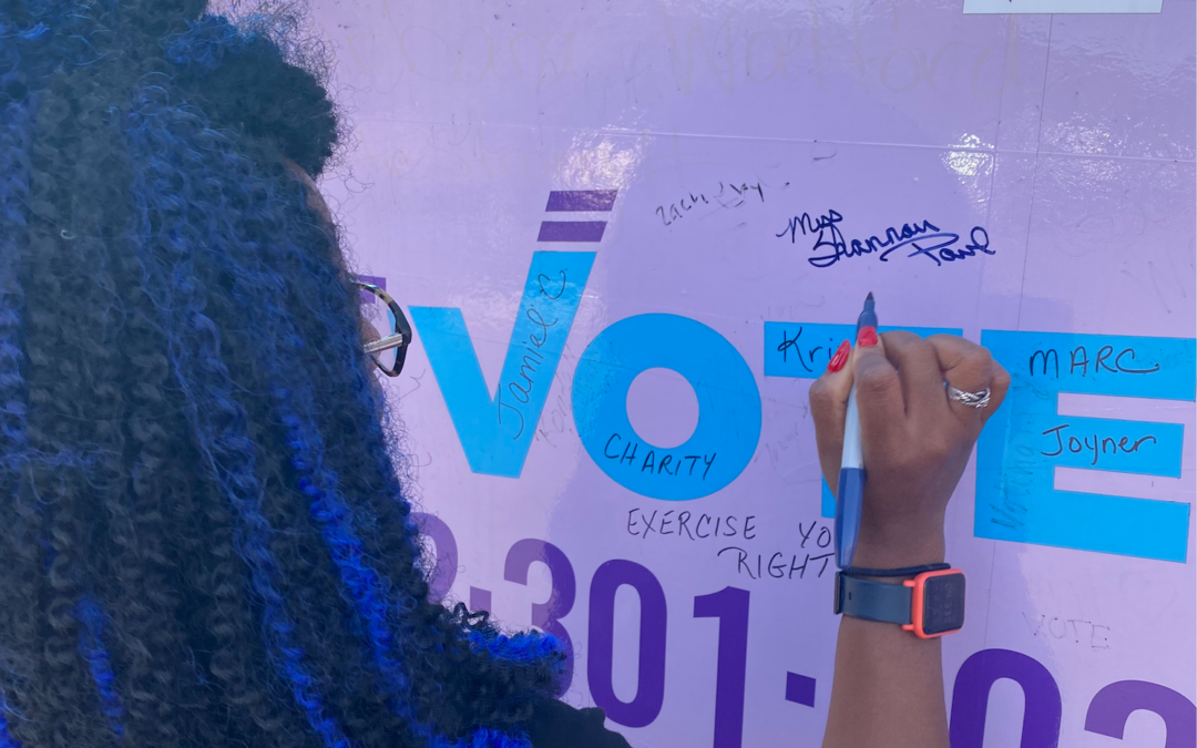 Miss Shannon Paul signs ERA Bus